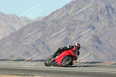 media/Dec-01-2025-Moto Forza (Mon) [[2daa91e15f]]/1-Advanced Group/Session 4 Turn 9/